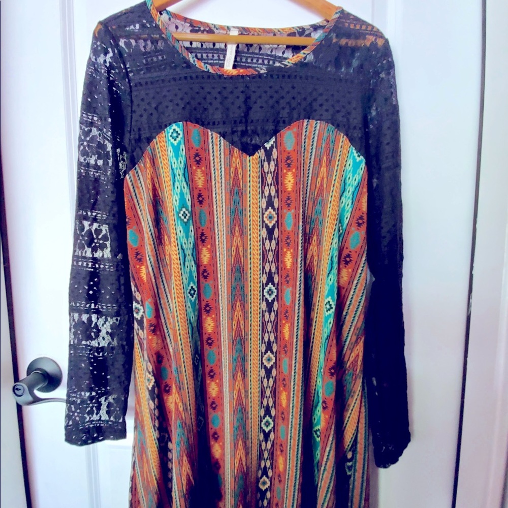 Lace graphic long sleeve Tunic/Blouse